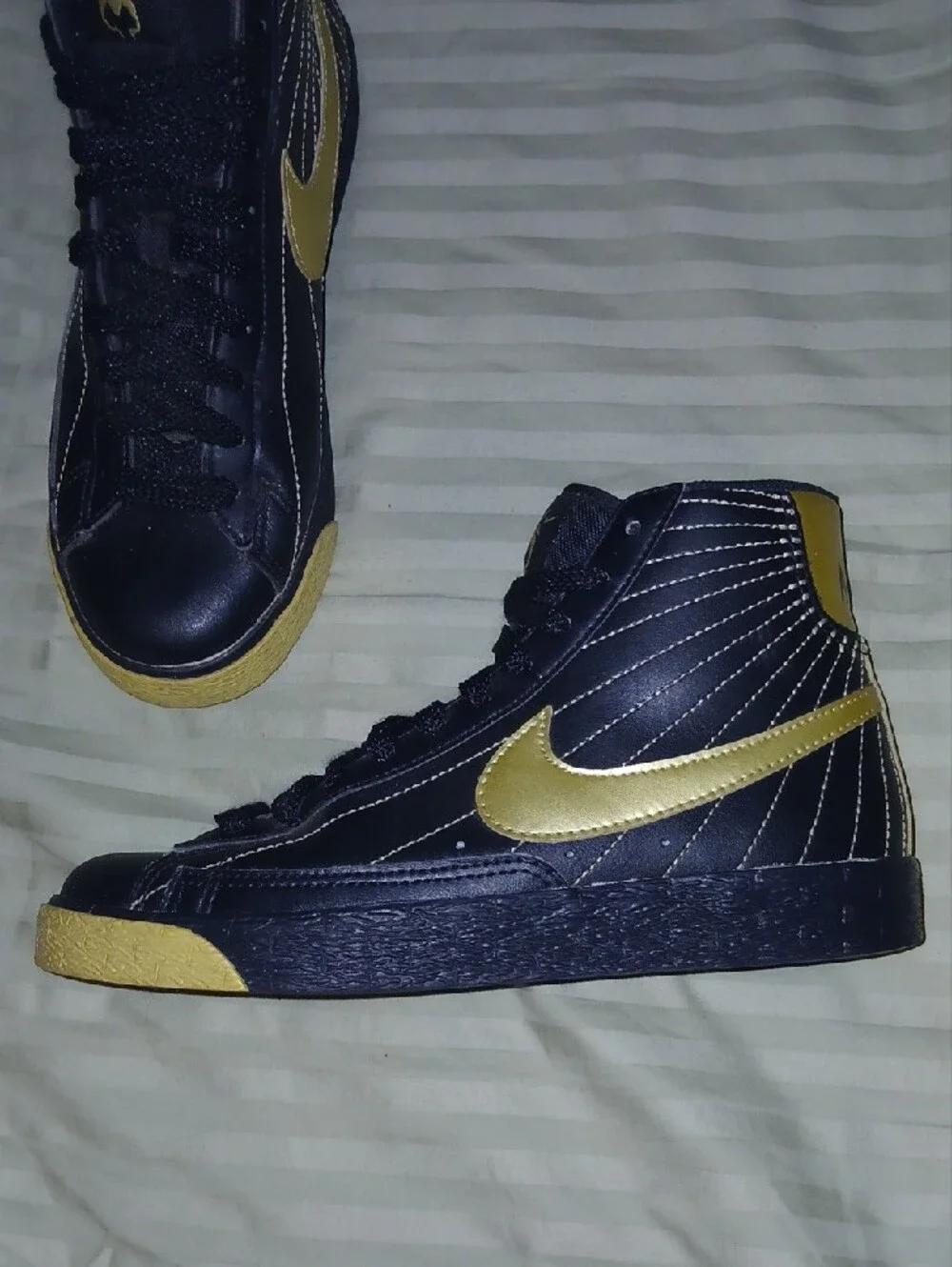 Nike Womens Blazer High Black and Gold Sunray Hi Top Sneakers Sz: 6.5
